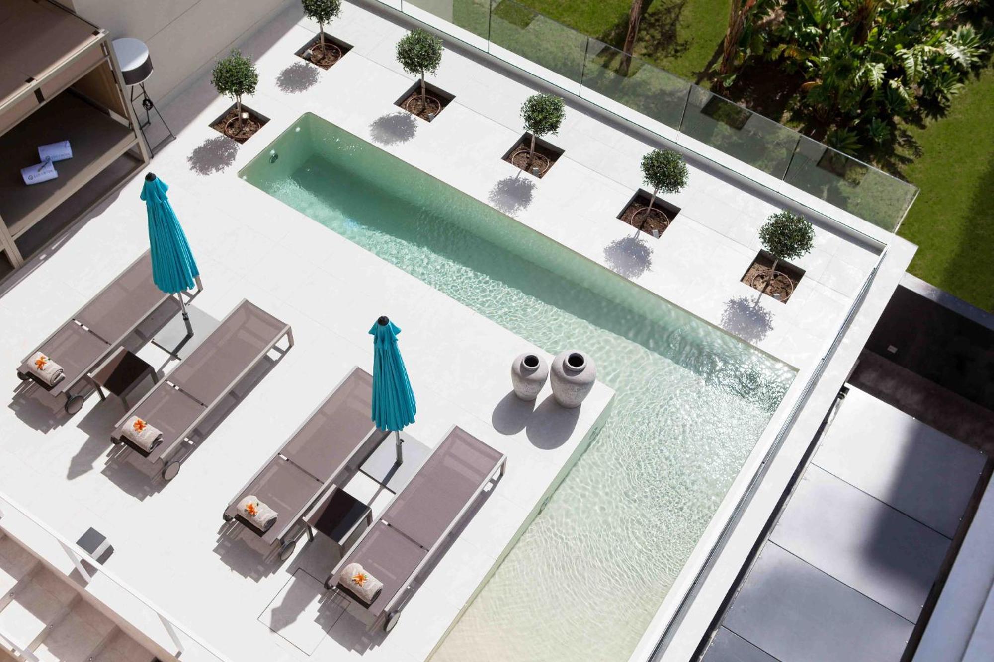 Don Carlos Marbella Exteriér fotografie 3D rendering of a pool