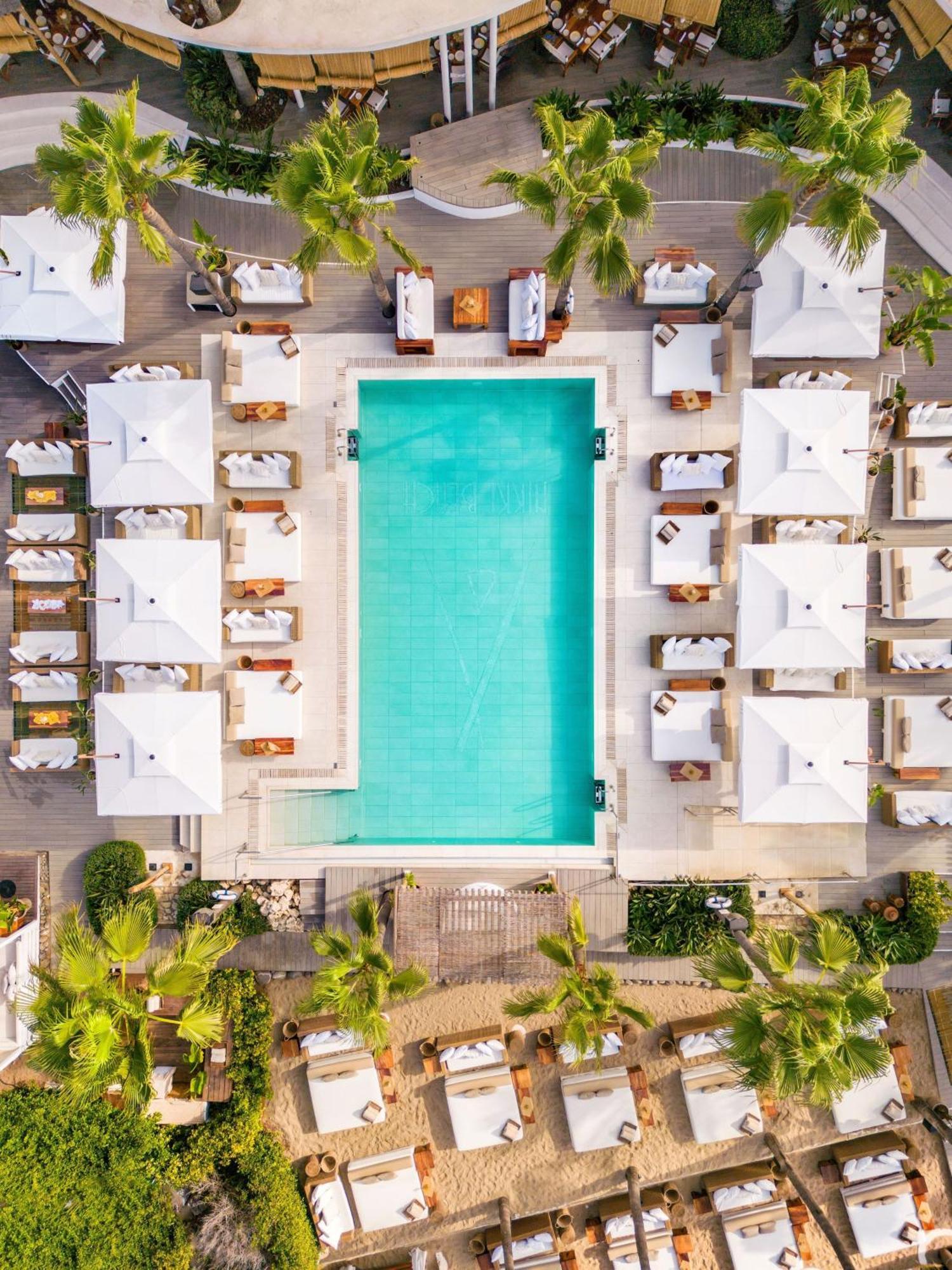 Don Carlos Marbella Exteriér fotografie Aerial view of the pool at the 1 Hotel South Beach